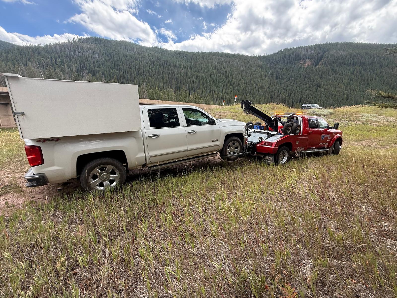 Affordable Towing flatbed tow truck serving Gypsum, Colorado